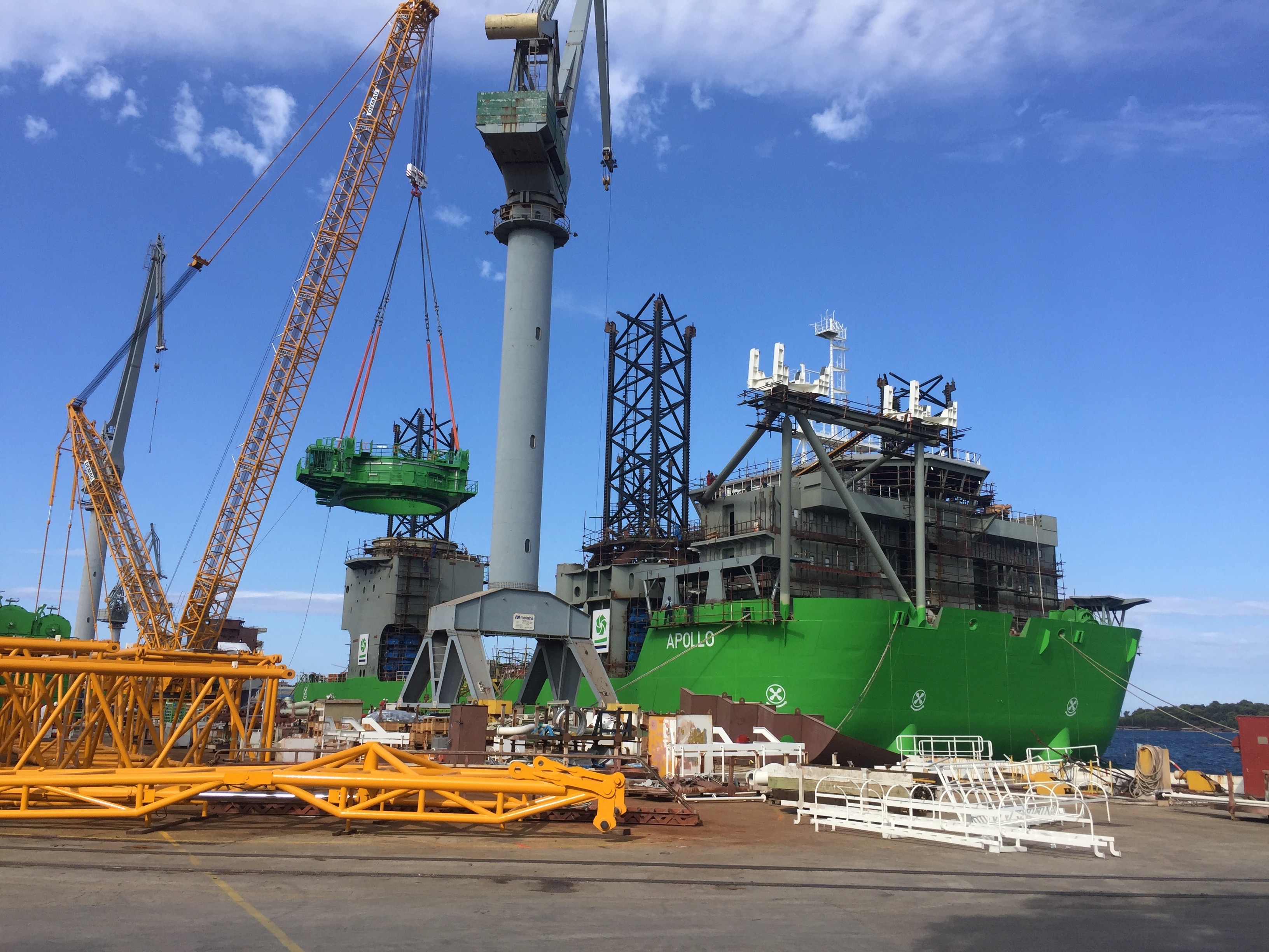 Apollo (OFFSHORE HEAVY LIFT DP2 JACK-UP VESSEL)